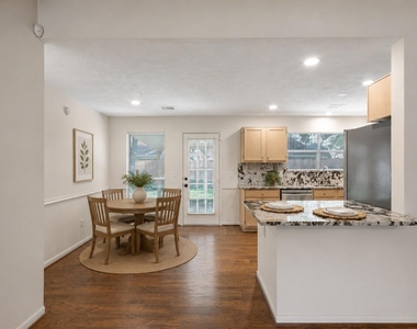 8910 Driftstone Drive - Photo Thumbnail 7