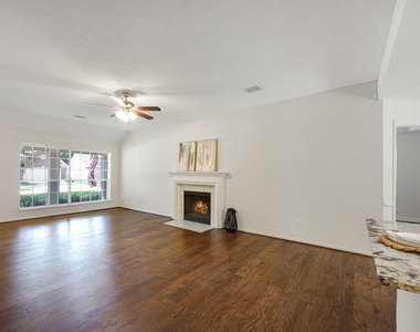 8910 Driftstone Drive - Photo Thumbnail 6