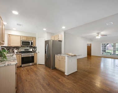 8910 Driftstone Drive - Photo Thumbnail 12