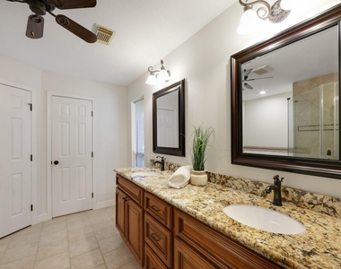 8910 Driftstone Drive - Photo Thumbnail 15