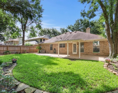 8910 Driftstone Drive - Photo Thumbnail 24