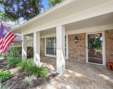 8910 Driftstone Drive - Photo Thumbnail 2