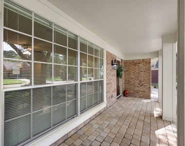 8910 Driftstone Drive - Photo Thumbnail 3