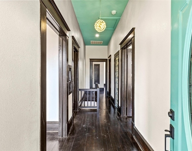 3902 Bernardo De Galvez - Photo Thumbnail 6