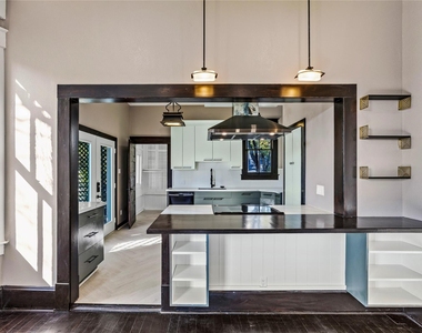 3902 Bernardo De Galvez - Photo Thumbnail 9