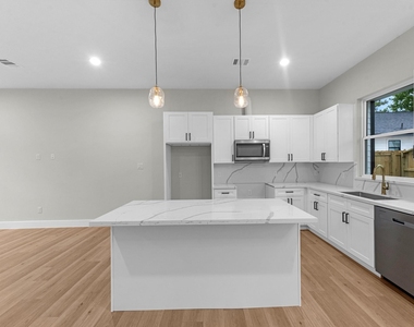 2347 Knoblock - Photo Thumbnail 6