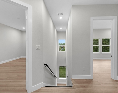 2347 Knoblock - Photo Thumbnail 13