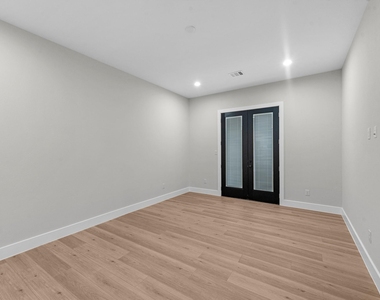 2347 Knoblock - Photo Thumbnail 14