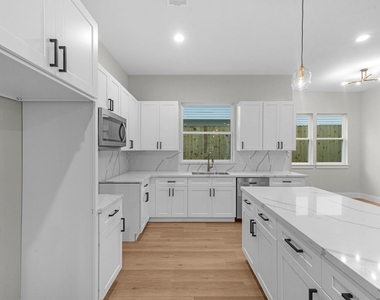 2347 Knoblock - Photo Thumbnail 8
