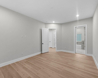 2347 Knoblock - Photo Thumbnail 15