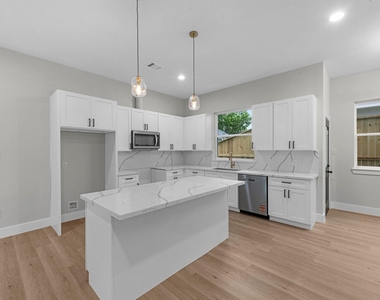 2347 Knoblock - Photo Thumbnail 2