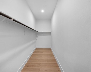2347 Knoblock - Photo Thumbnail 18