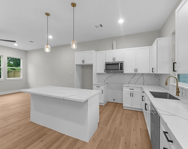 2347 Knoblock - Photo Thumbnail 7