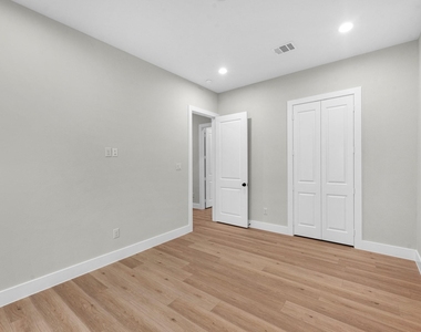 2347 Knoblock - Photo Thumbnail 20