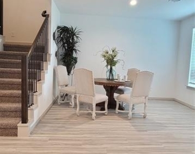 1015 Starcross Bend Drive - Photo Thumbnail 4