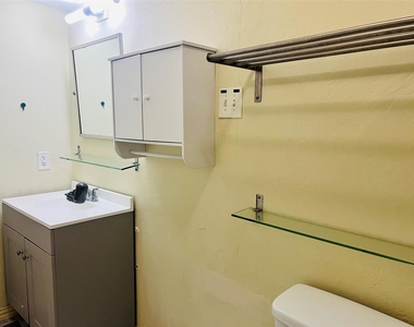 2120 El Paseo Street - Photo Thumbnail 9