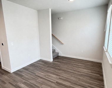17318 N Eldridge Parkway - Photo Thumbnail 12