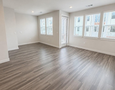 17318 N Eldridge Parkway - Photo Thumbnail 10