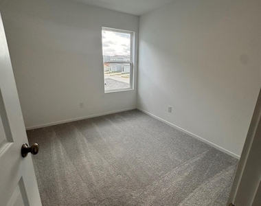 21483 Carosella Drive - Photo Thumbnail 11