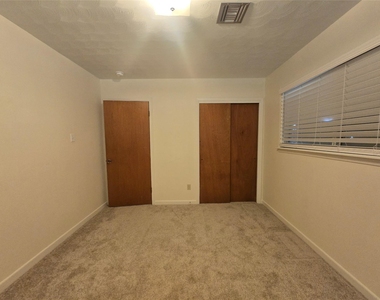308 Mackeral Street - Photo Thumbnail 10