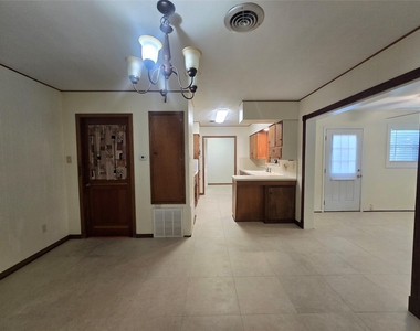 308 Mackeral Street - Photo Thumbnail 3
