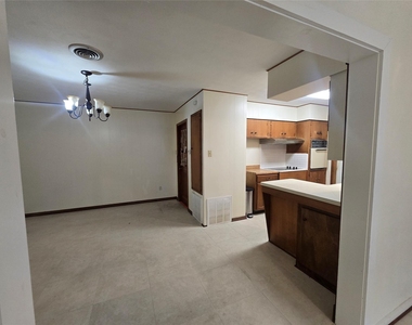 308 Mackeral Street - Photo Thumbnail 5