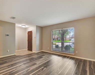 5410 Spring Oak Drive - Photo Thumbnail 8