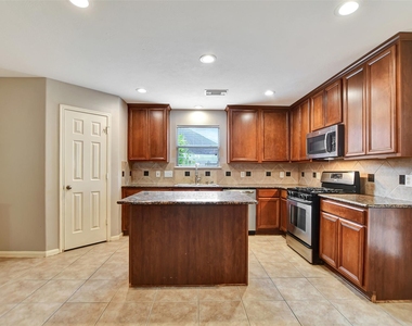 5410 Spring Oak Drive - Photo Thumbnail 12