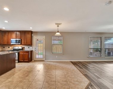 5410 Spring Oak Drive - Photo Thumbnail 11