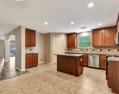5410 Spring Oak Drive - Photo Thumbnail 15