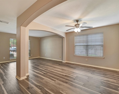 5410 Spring Oak Drive - Photo Thumbnail 10