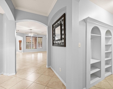802 Floriencia Street - Photo Thumbnail 7