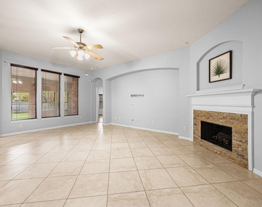 802 Floriencia Street - Photo Thumbnail 9