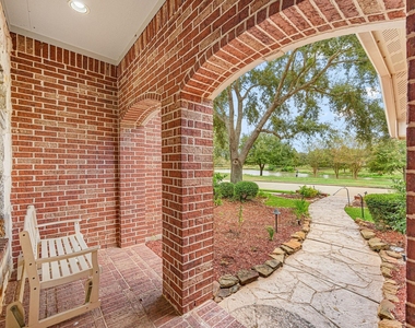 802 Floriencia Street - Photo Thumbnail 2