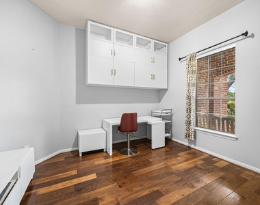 802 Floriencia Street - Photo Thumbnail 5