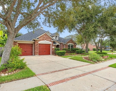 802 Floriencia Street - Photo Thumbnail 1