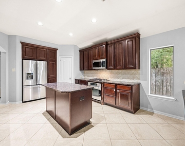 802 Floriencia Street - Photo Thumbnail 12