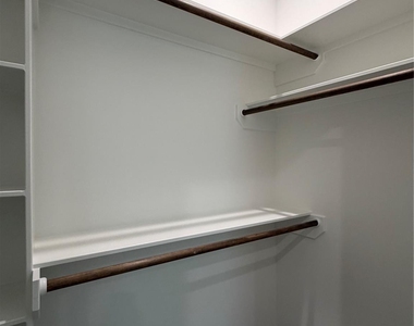 408 Mary Avenue - Photo Thumbnail 9