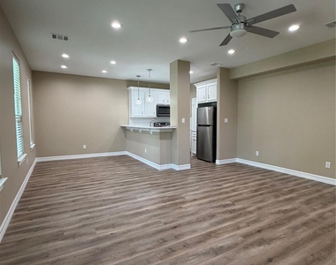 408 Mary Avenue - Photo Thumbnail 5