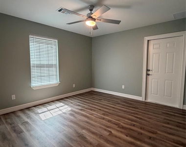 408 Mary Avenue - Photo Thumbnail 11
