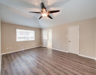 7314 Tara Drive - Photo Thumbnail 13