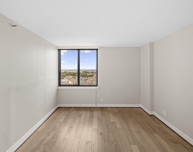 3525 Sage Road - Photo Thumbnail 8