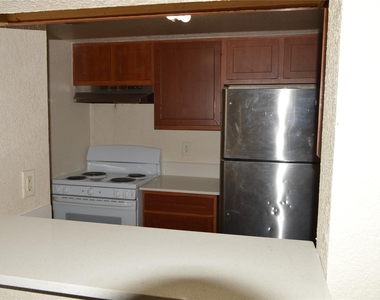 8100 Creekbend Drive - Photo Thumbnail 9