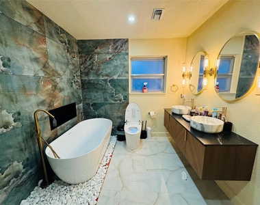 23230 Canyon Lake Drive - Photo Thumbnail 9