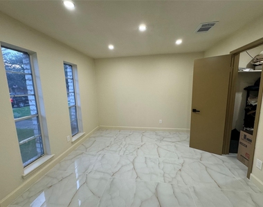 23230 Canyon Lake Drive - Photo Thumbnail 6