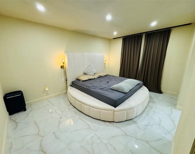 23230 Canyon Lake Drive - Photo Thumbnail 8