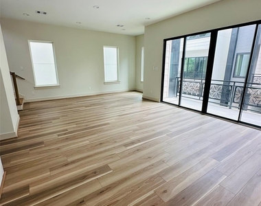 6310 Illinois Street - Photo Thumbnail 9