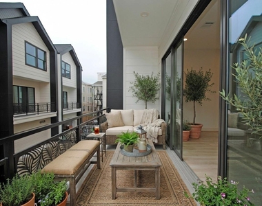 6310 Illinois Street - Photo Thumbnail 12