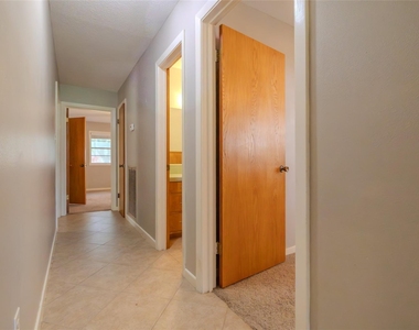 2308 Hillcrest Drive - Photo Thumbnail 9