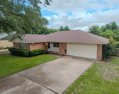 2308 Hillcrest Drive - Photo Thumbnail 1